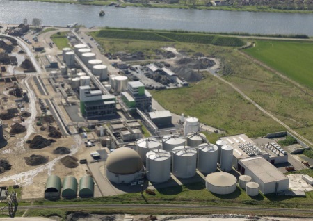 Luchtfoto van het Eco Park Terneuzen. Op de voorgrond Tank Terminal Sluiskil.