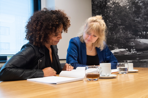 Vrouwen aan tafel