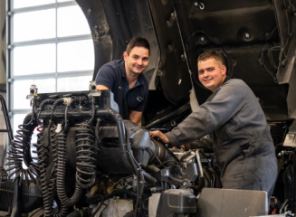 “We proberen iedereen enthousiast te maken voor bedrijfsautotechniek”