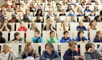 'Maak ICT vast onderdeel basis- en voortgezet onderwijs'