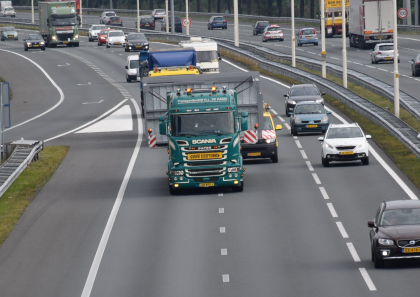 Exceptioneel transport: G.L. De Haan transporteert trapportalen