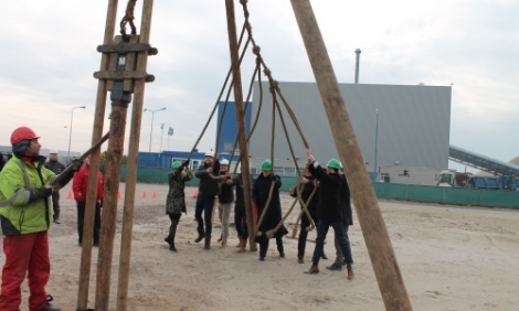 Eerste feestelijke paal nieuwbouw Allseas te Heijningen