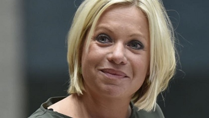 Minister Hennis: "Kijken waar we het bedrijfsleven kunnen helpen'"