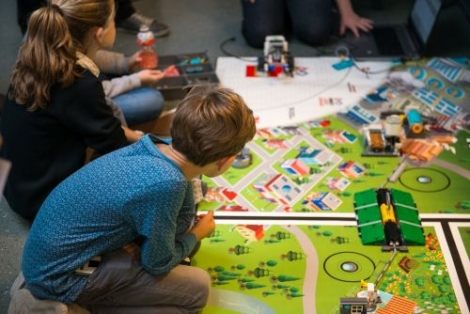 Leerlingen uit de regio Arnhem/Nijmegen nemen deel aan de FIRST® LEGO® League