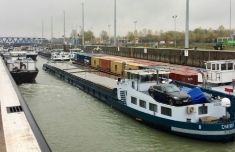 Nieuwe planningstool voor de binnenvaart in sluis Terneuzen