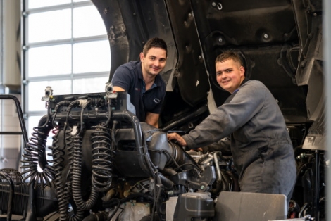 “We proberen iedereen enthousiast te maken voor bedrijfsautotechniek”