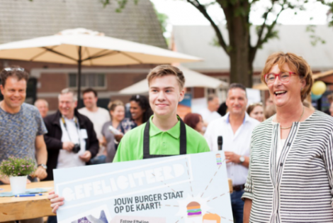 Stijn Scholten wint project Wereldburger van We Are Food met veganistische notenburger