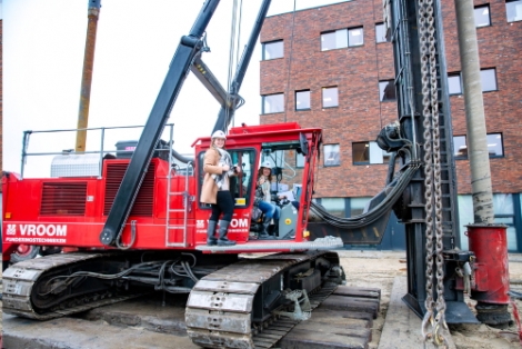 Eerste paal uitbreiding Hogeschool Leiden