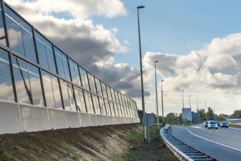 Minister Cora van Nieuwenhuizen opent Solar Highways