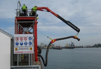 Delmeco realiseert slangentoren voor Vesta Terminal Flushing