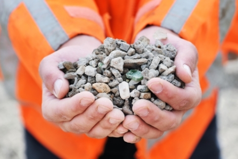 Heros Sluiskil voorziet kunstgrasveld van duurzame fundering met DrainMix®