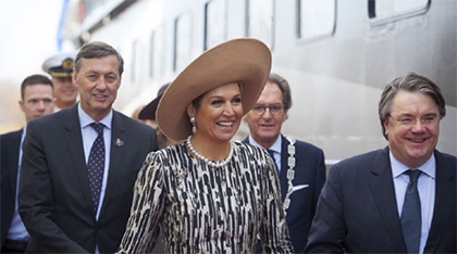  Koningin opent Máximakanaal