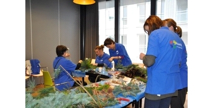 Medewerkers van MSD Oss bezorgen mensen een mooie kerst