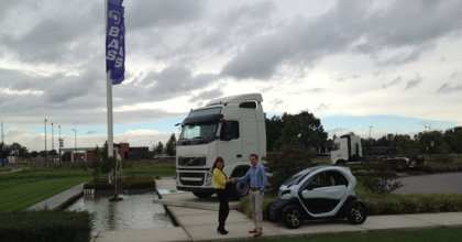 Allereerste Renault Twizy in Veghel ontvangen door BAS Volvo Trucks 