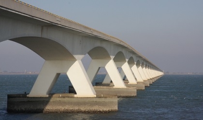 Provincie Zeeland inspecteert brugdekken Zeelandbrug